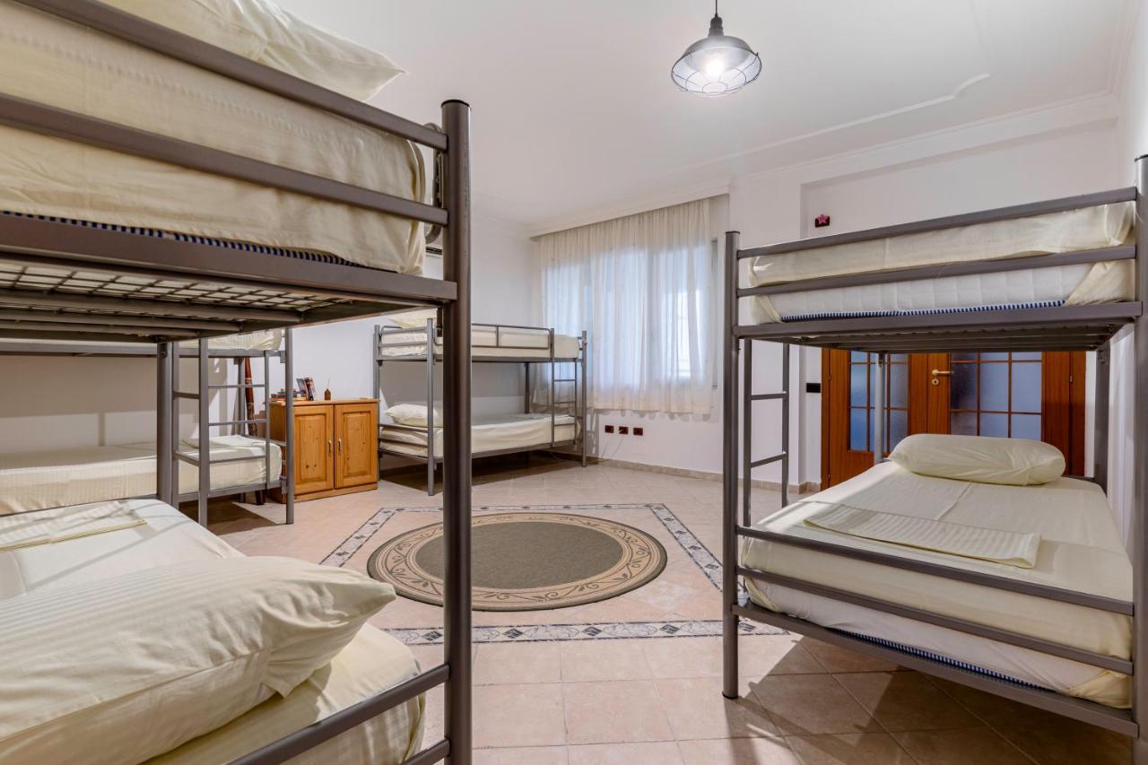 Hostel Nena Semi Τίρανα Εξωτερικό φωτογραφία