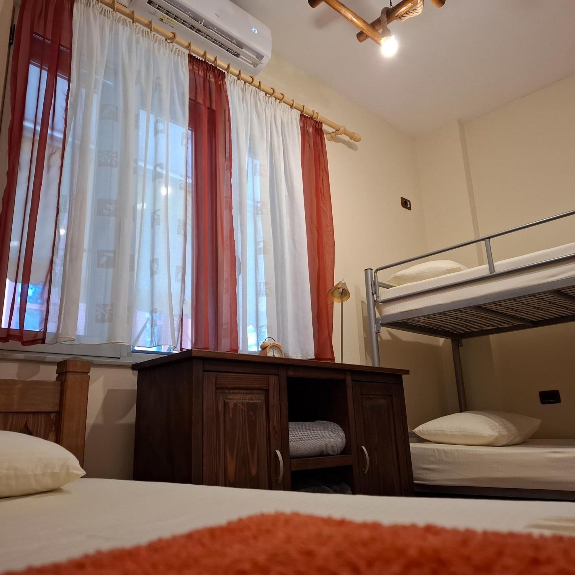 Hostel Nena Semi Τίρανα Εξωτερικό φωτογραφία